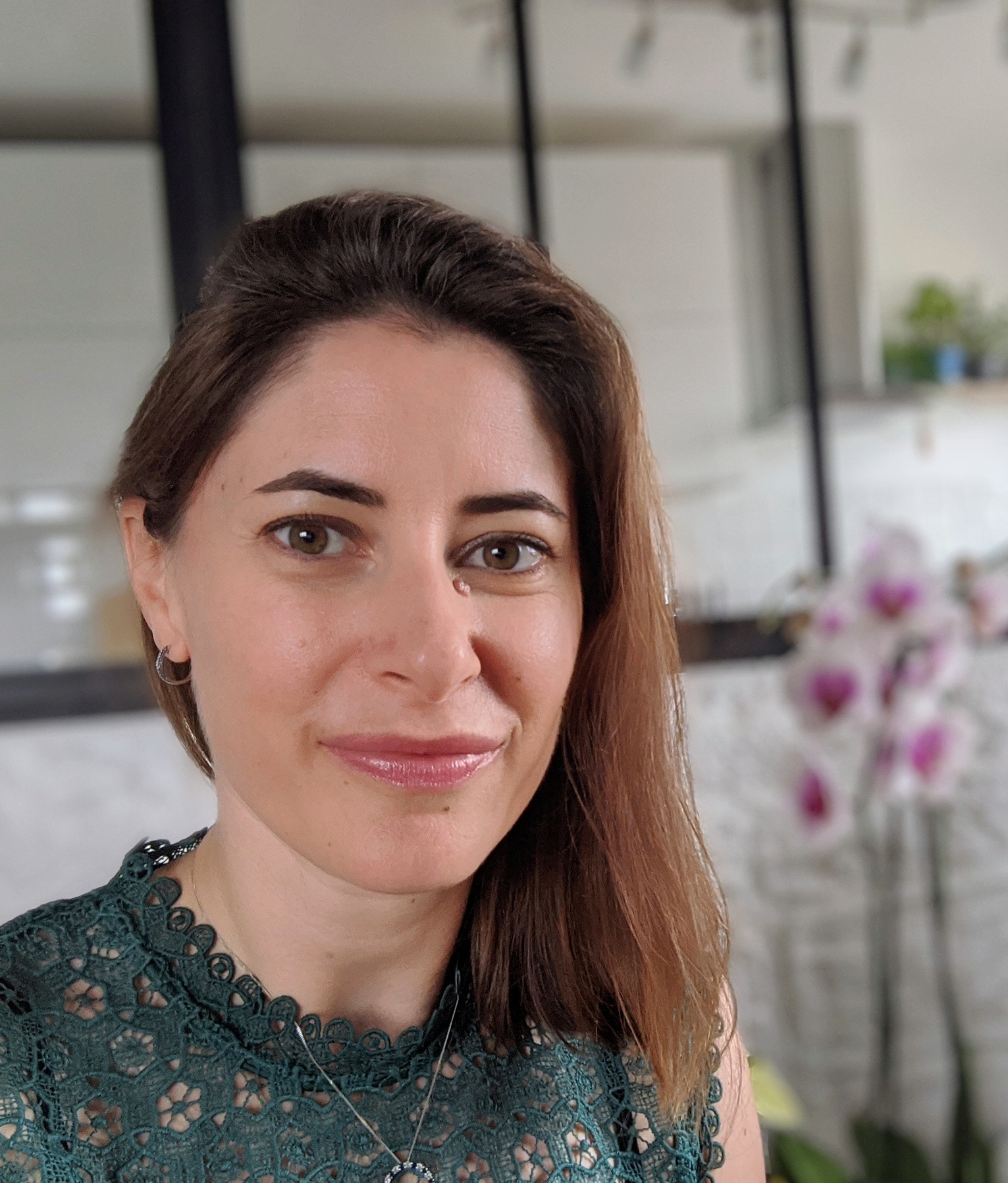 Estelle Chevreton - Fondatrice — Ingénieur Cosmétique & Consultante Digitale